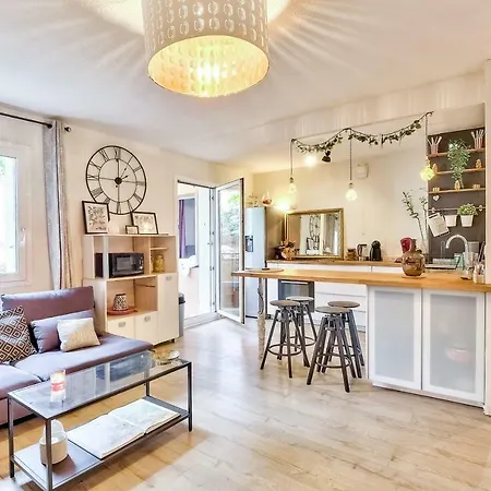 Apartment Comfortable With Terrace